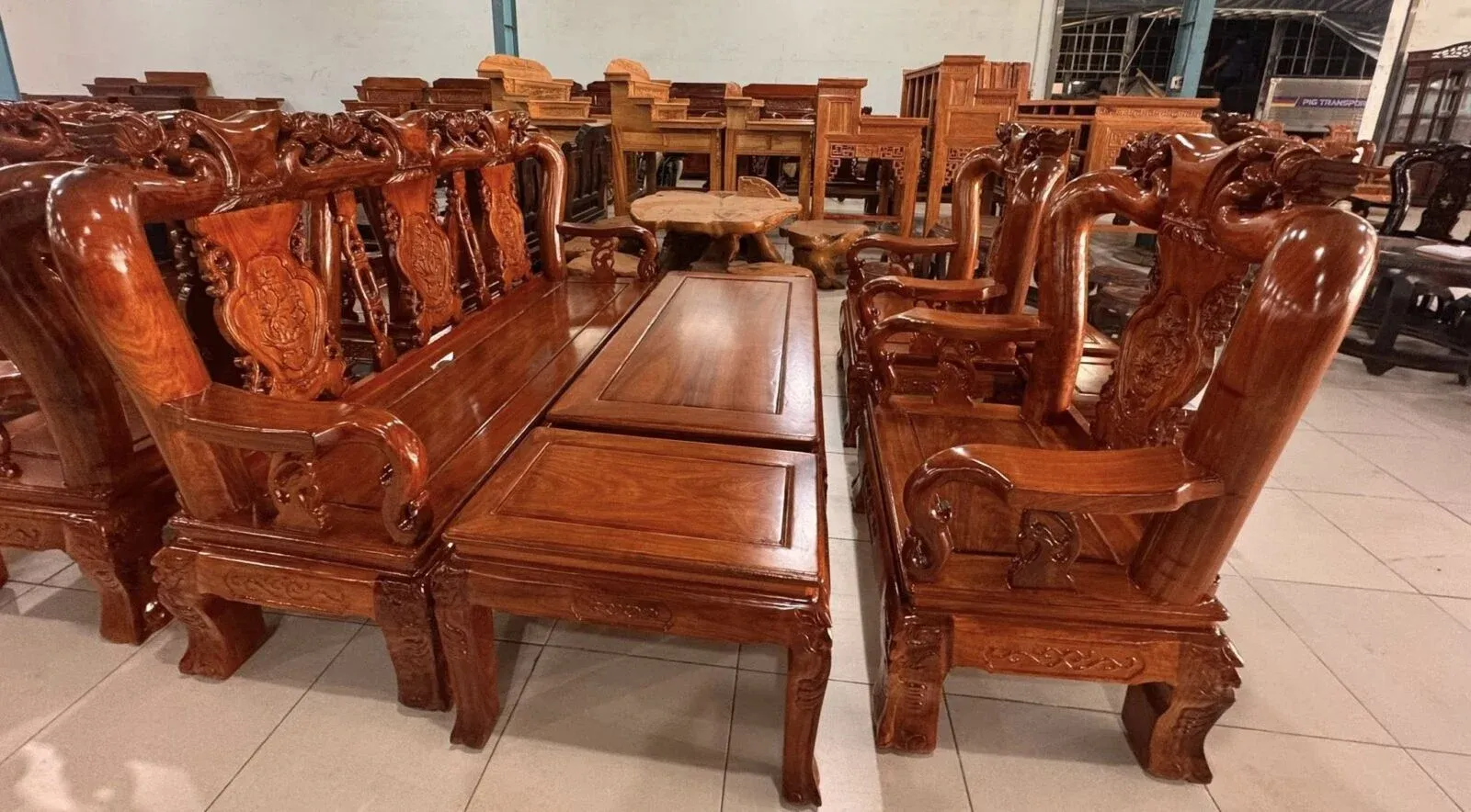 Salon Tay 12 Gỗ Hương Phi