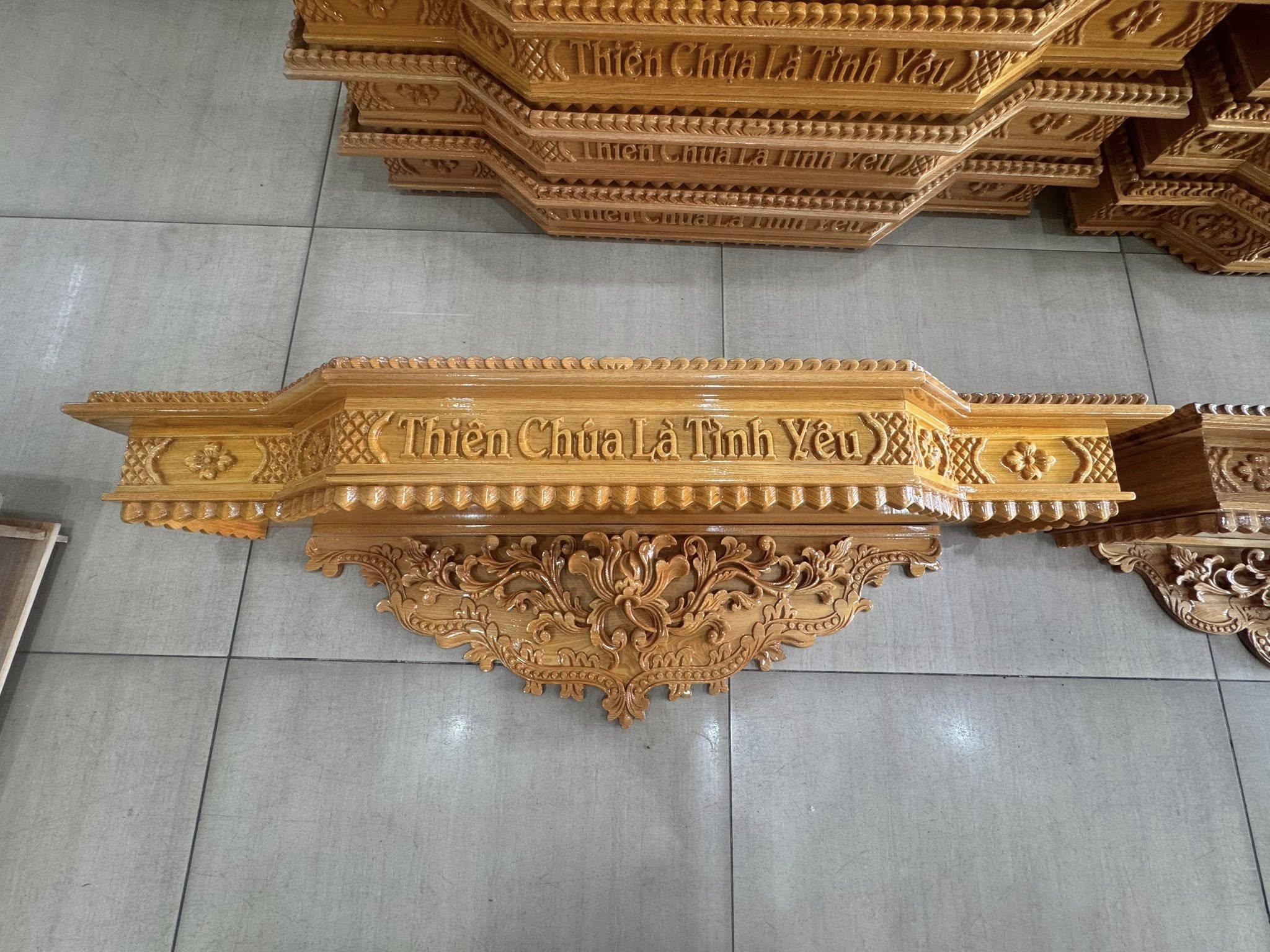 BỆ THỜ GỖ PƠMU