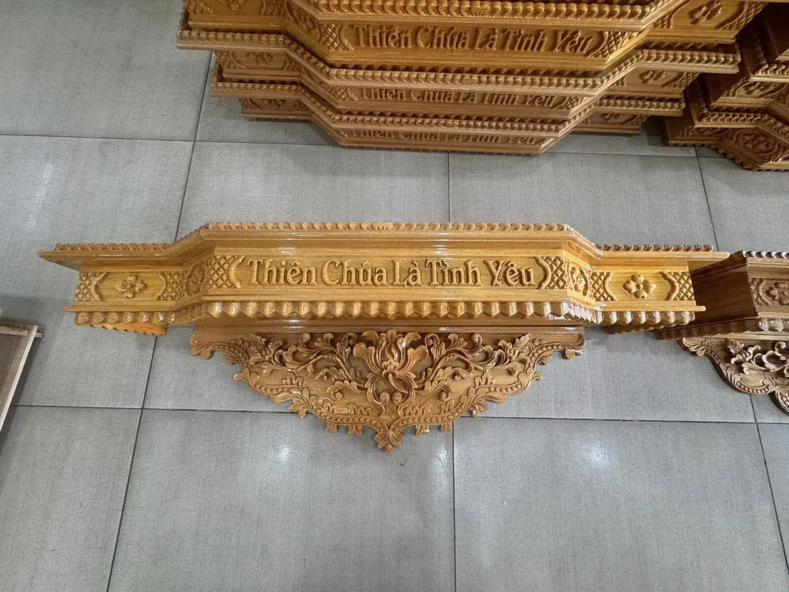 BỆ THỜ GỖ PƠMU