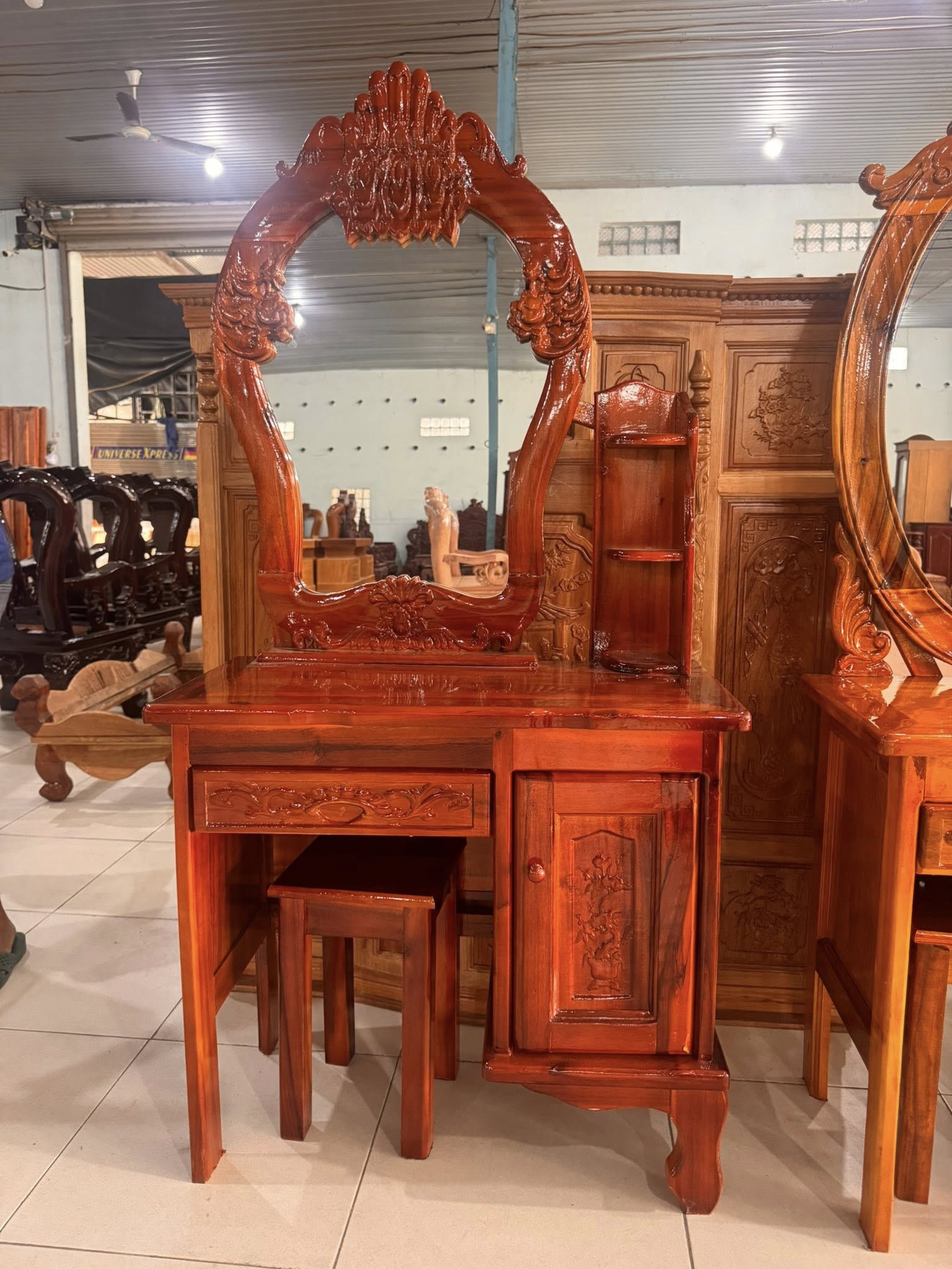 tủ trang điểm bằng gỗ đồng nai