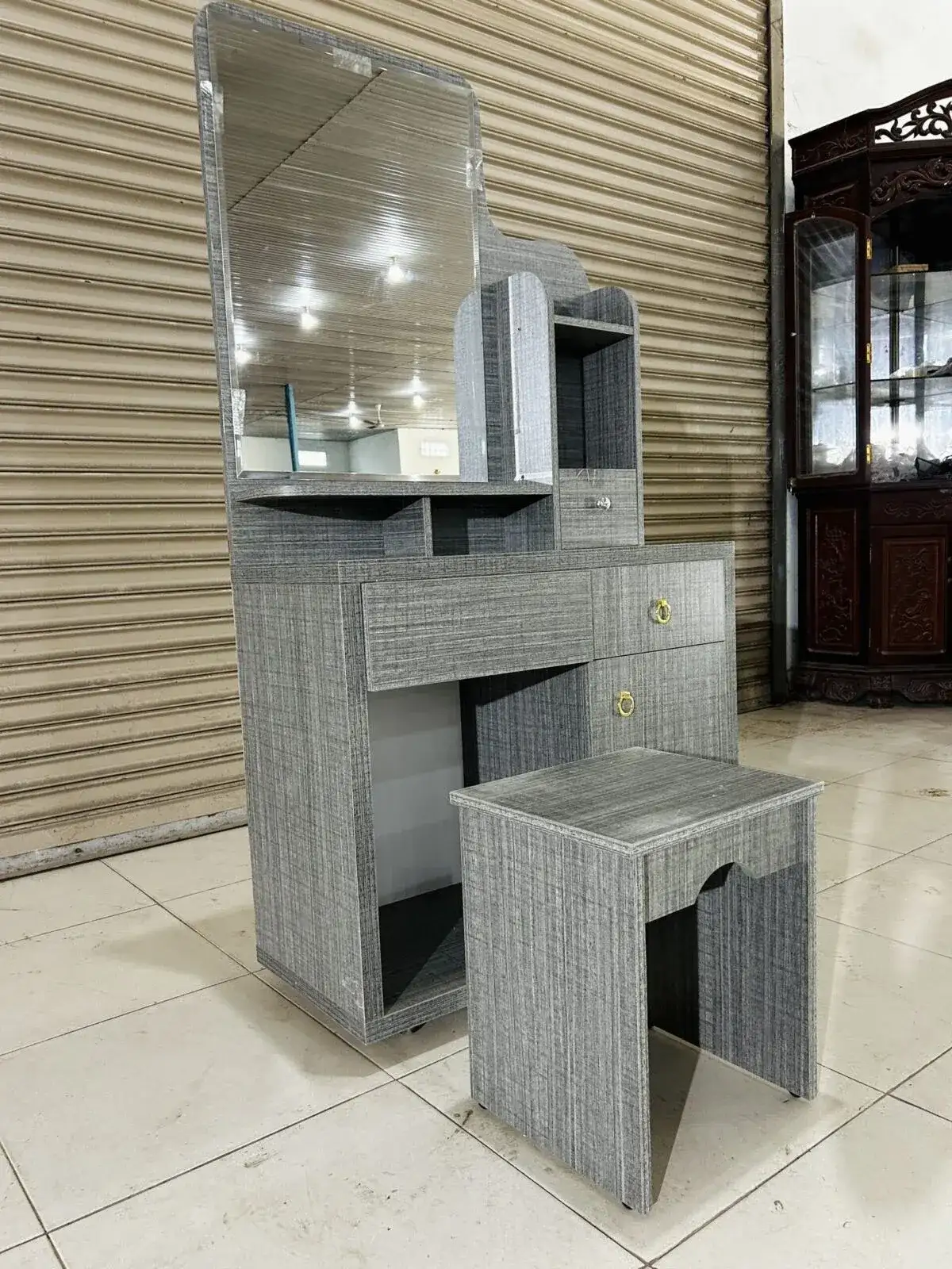 BÀN TRANG ĐIỂM GỖ MDF HIỆN ĐẠI