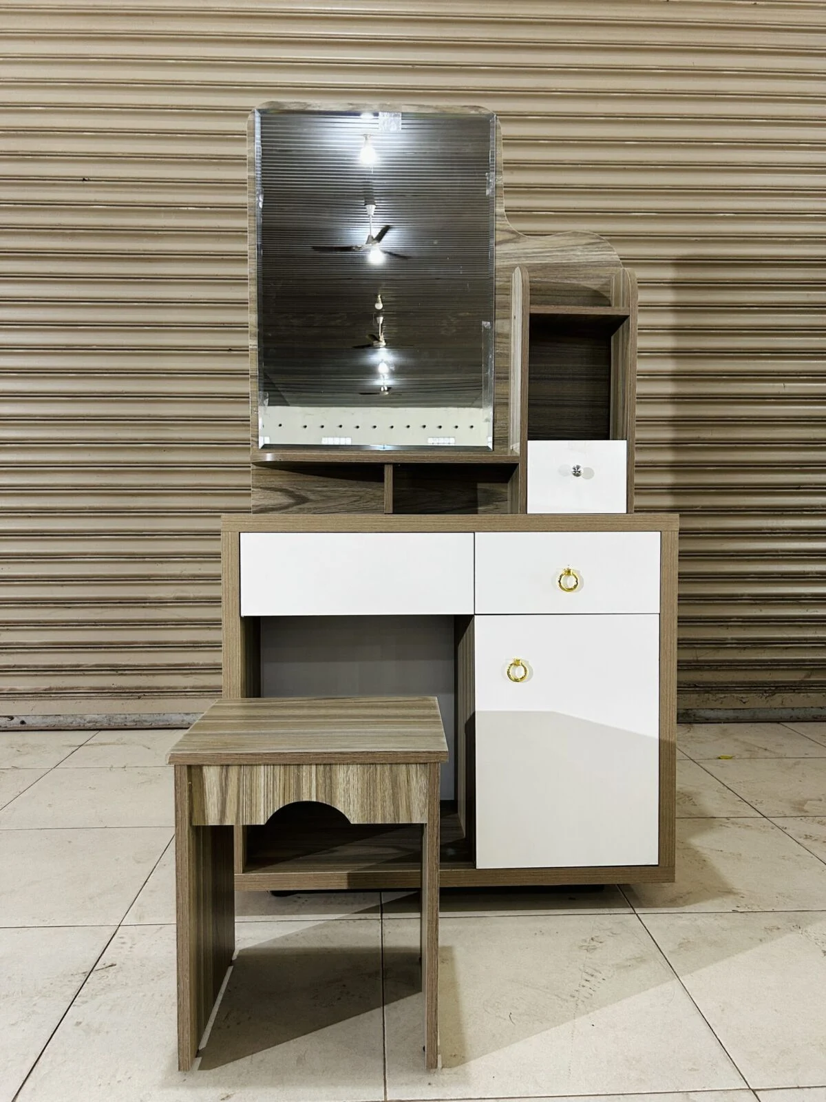 BÀN TRANG ĐIỂM GỖ MDF TINH TẾ