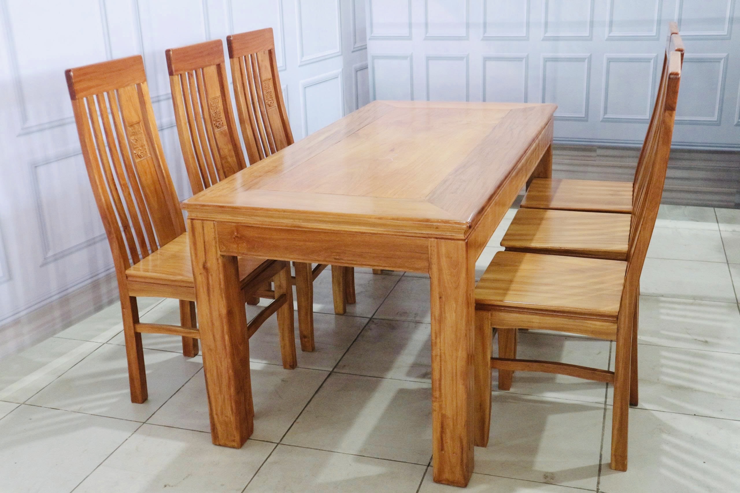 Alternative view of Bàn Ăn 4 Ghế Chân Vuông 6 Ghế Căm Xe Mặt Gõ