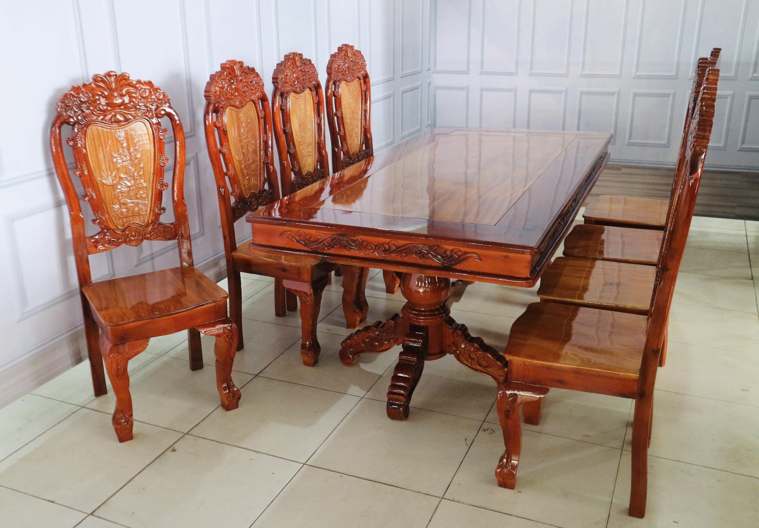 Alternative view of Bàn Ăn Mặt Vuông Gỗ Tràm Kết Hợp Ghế Gỗ Xoan Đào 8 Ghế Sang Trọng