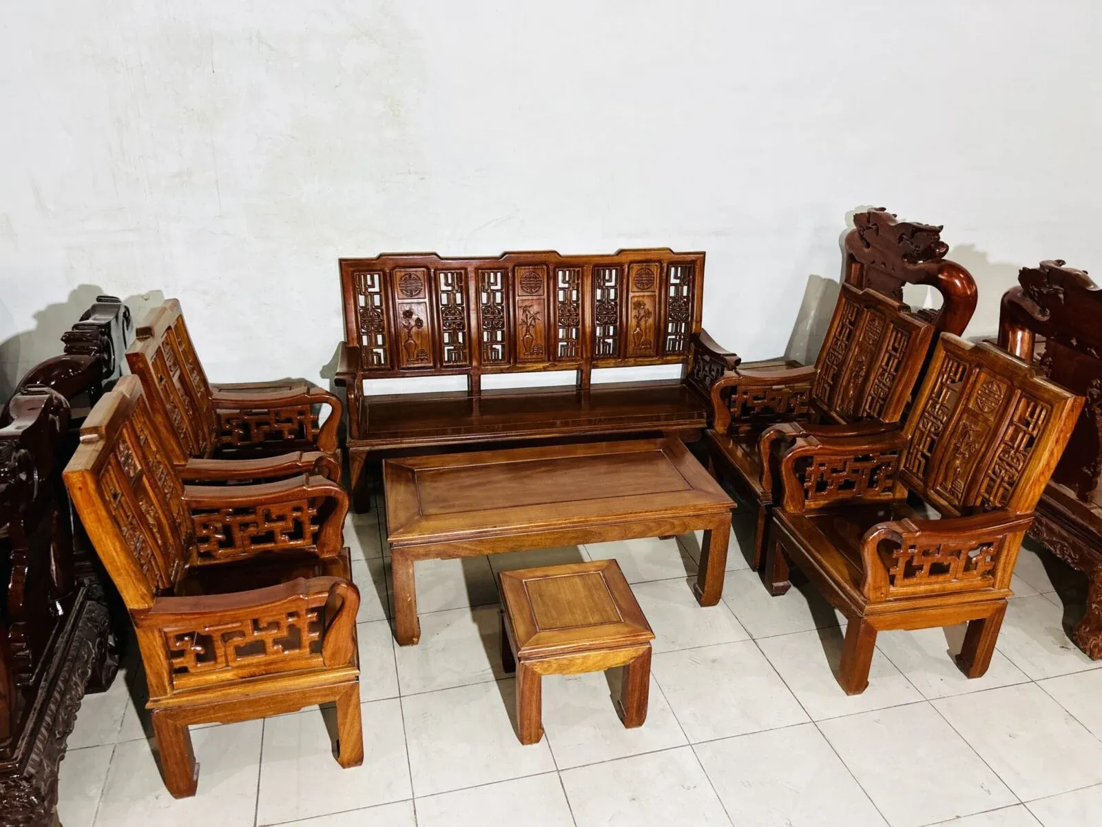 SALON GỖ GÕ CHẠM KHẮC TINH XẢO