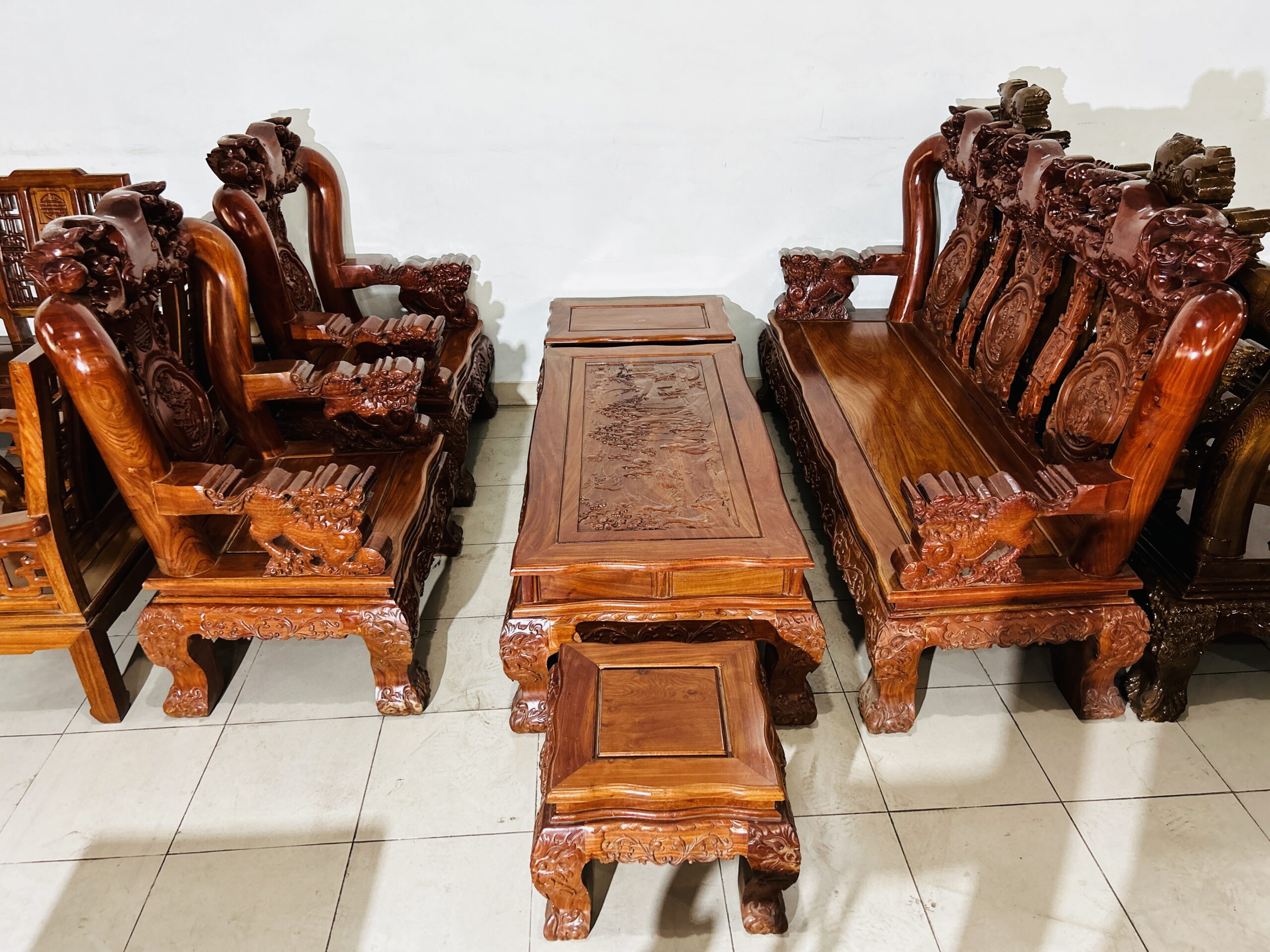SALON TRIỆN GỖ HƯƠNG TAY 12 - 6 MÓN MẶT KHUÔN TRANH