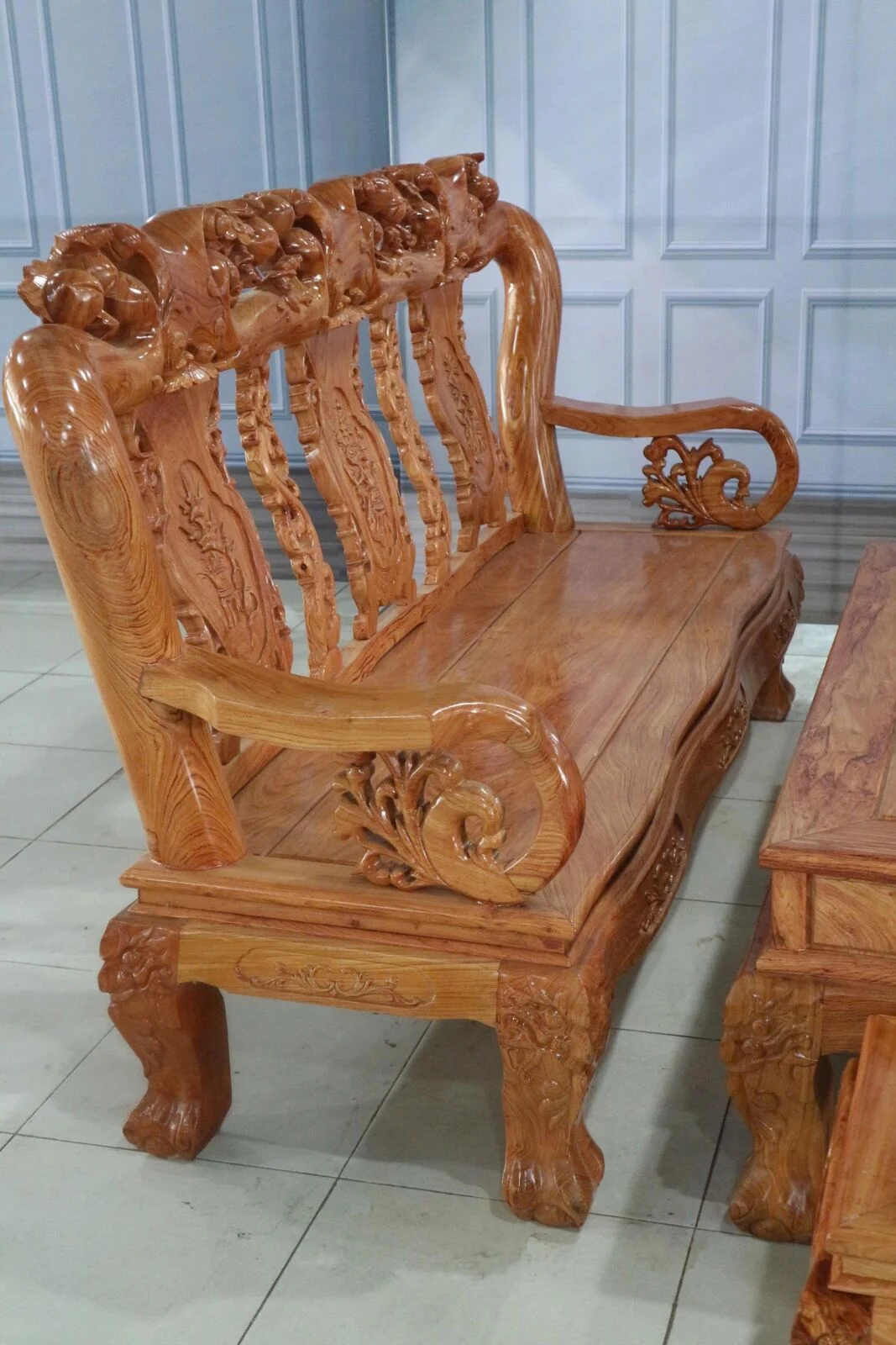 Alternative view of Salon Gỗ Hương Đá Mặt Khuôn Tranh Tay 12 – Bộ 6 Món
