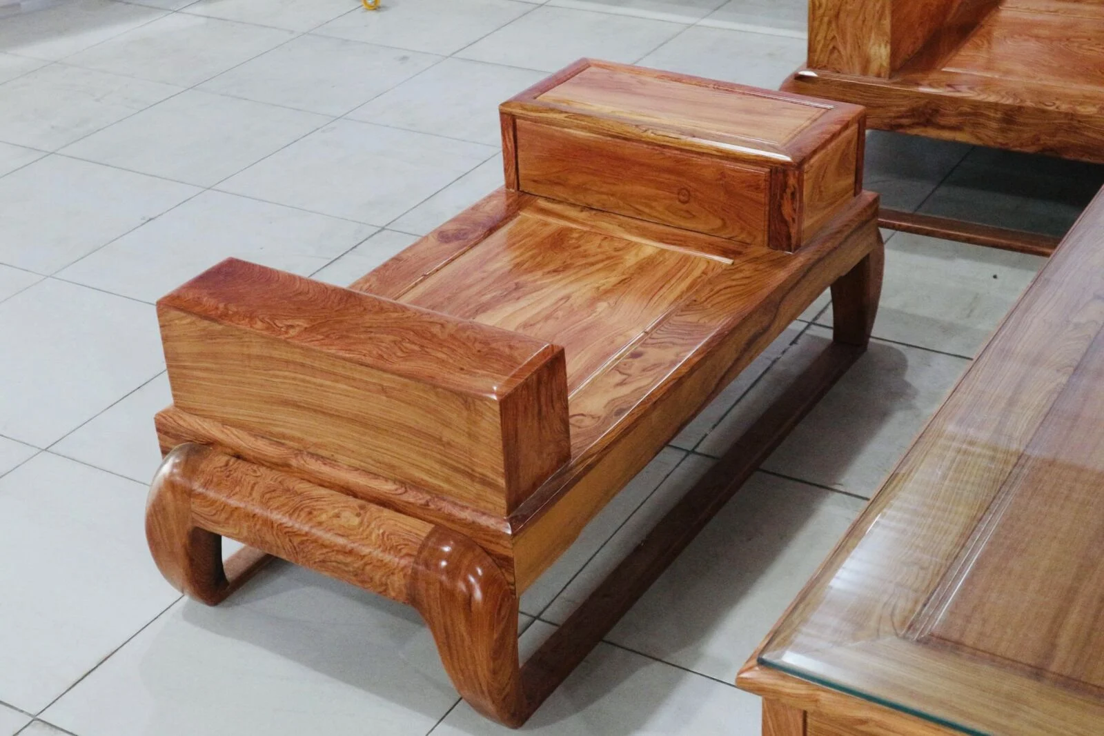 Sofa Góc 2 Văng Đùi Gà 5 Món Gỗ Hương Đá - Ảnh 3