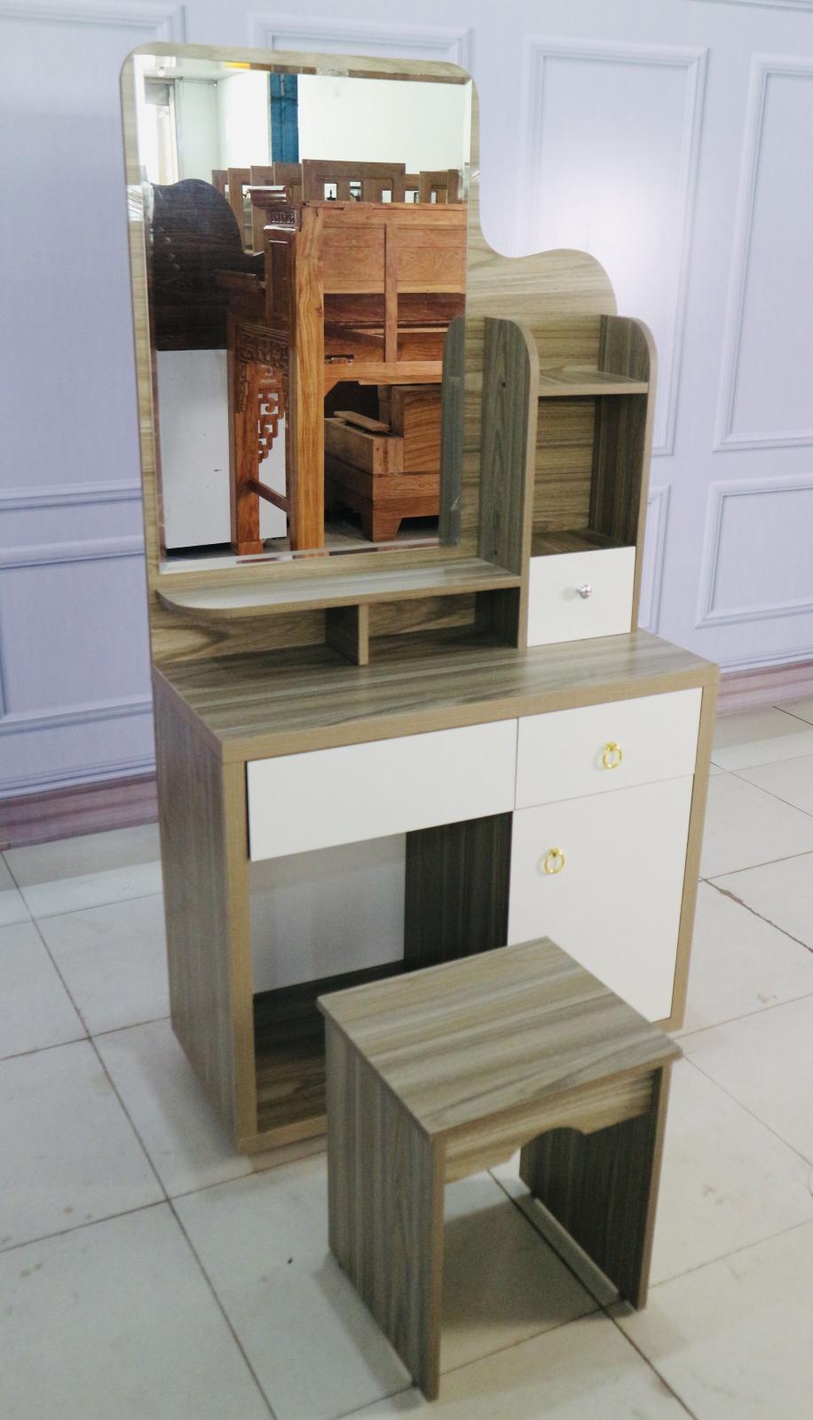 Bàn Trang Điểm Gỗ Công Nghiệp MDF Hiện Đại