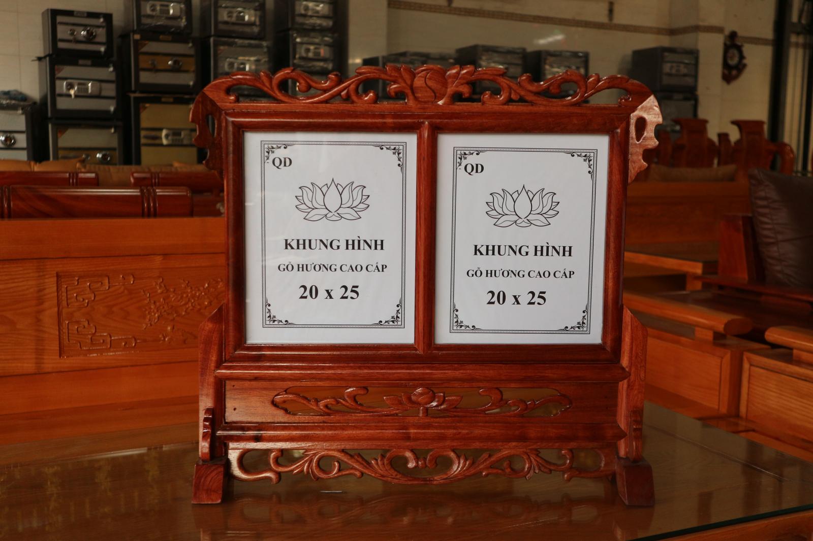 Alternative view of Khung Hình Thờ Đôi Gỗ Hương Cao Cấp
