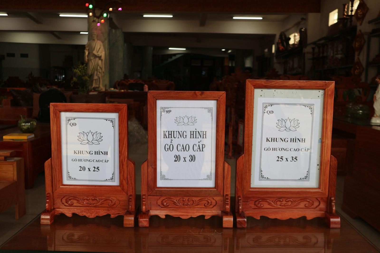 Khung Hình Thờ Gỗ Hương Cao Cấp
