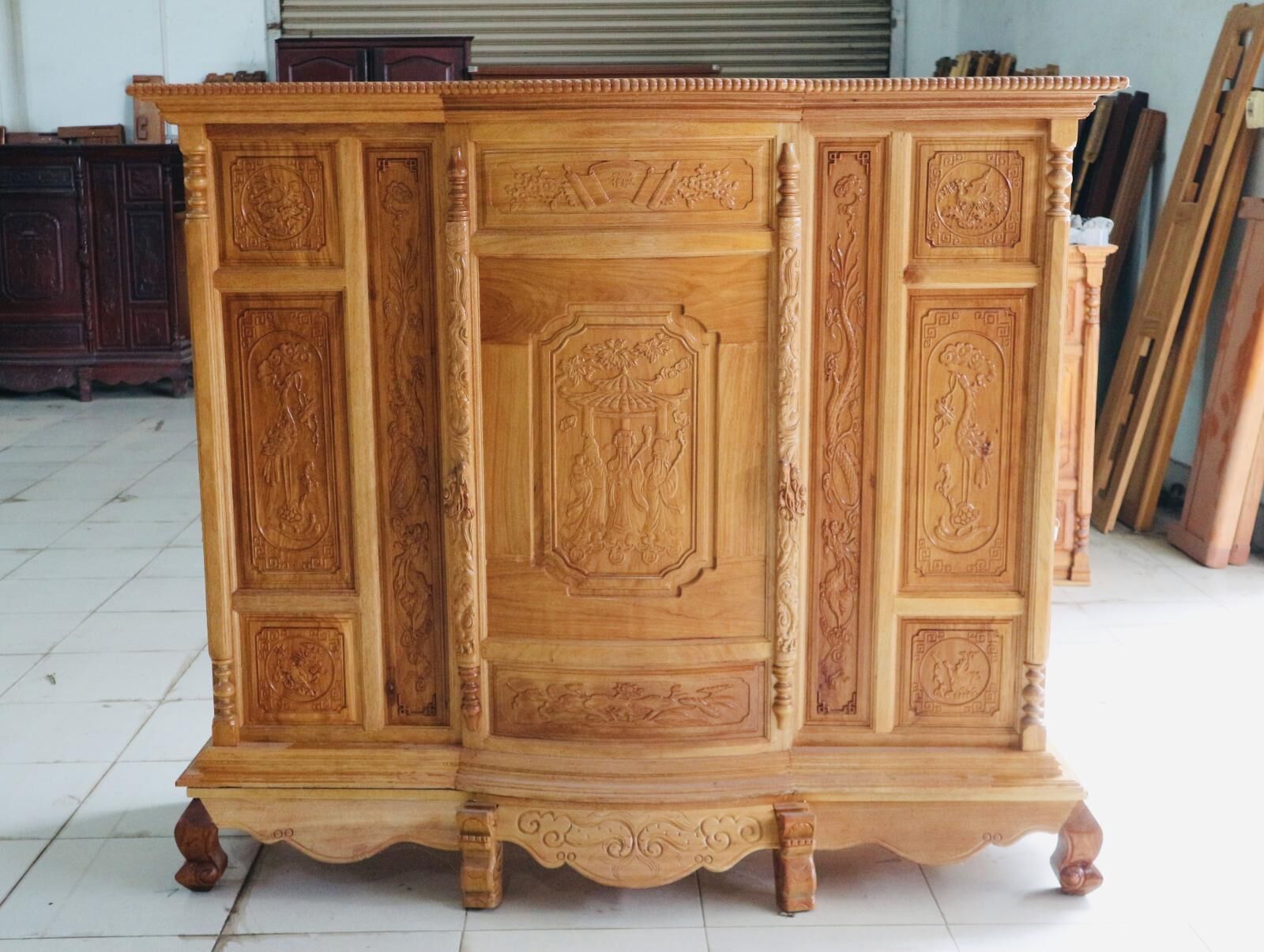 Tủ Thờ Gỗ Căm Xe Pha Chạm Khắc Tinh Xảo