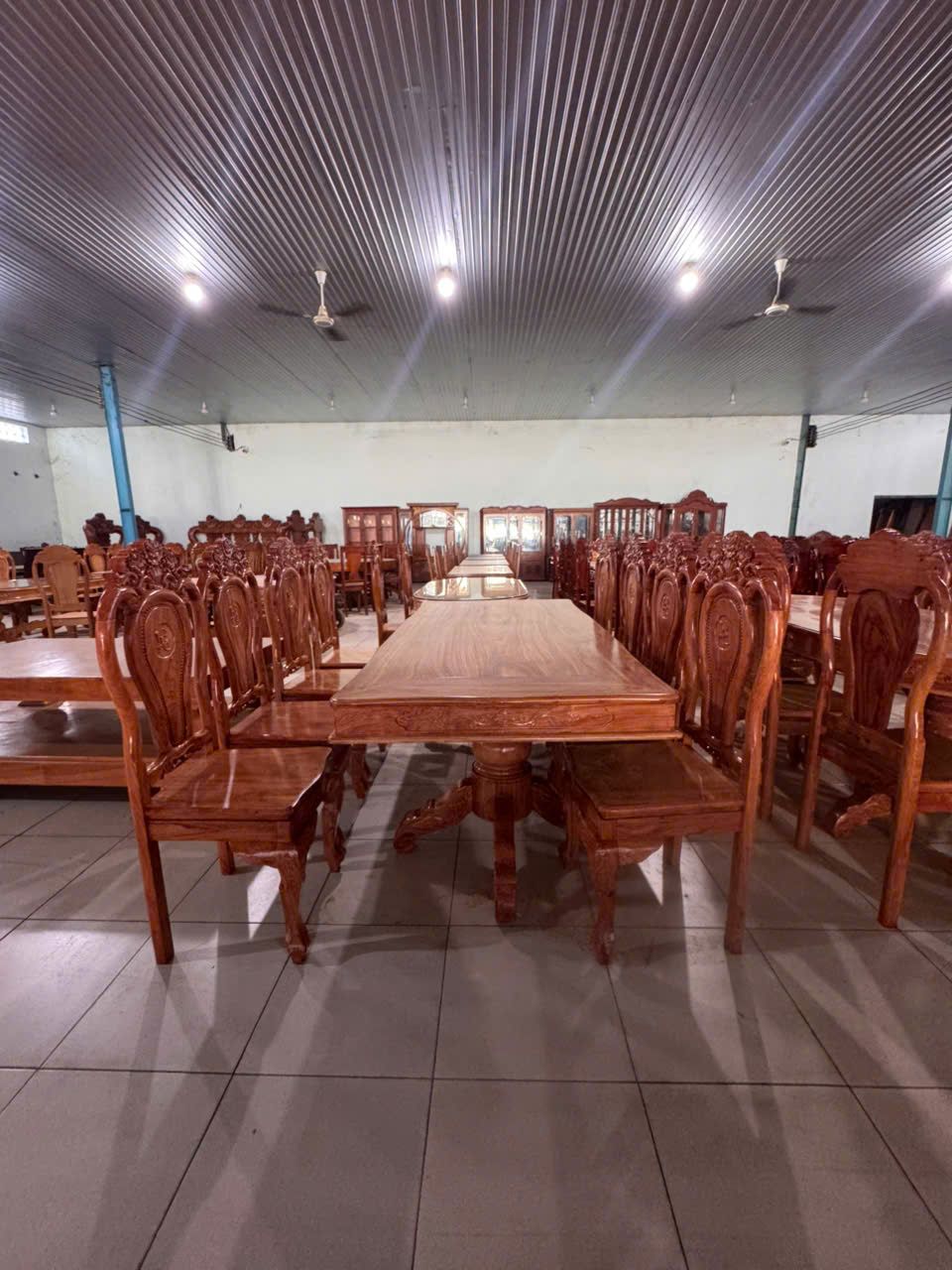 Alternative view of Bộ Bàn Ăn Gỗ Hương Đá Mặt Hình Bánh Tây 8 Ghế
