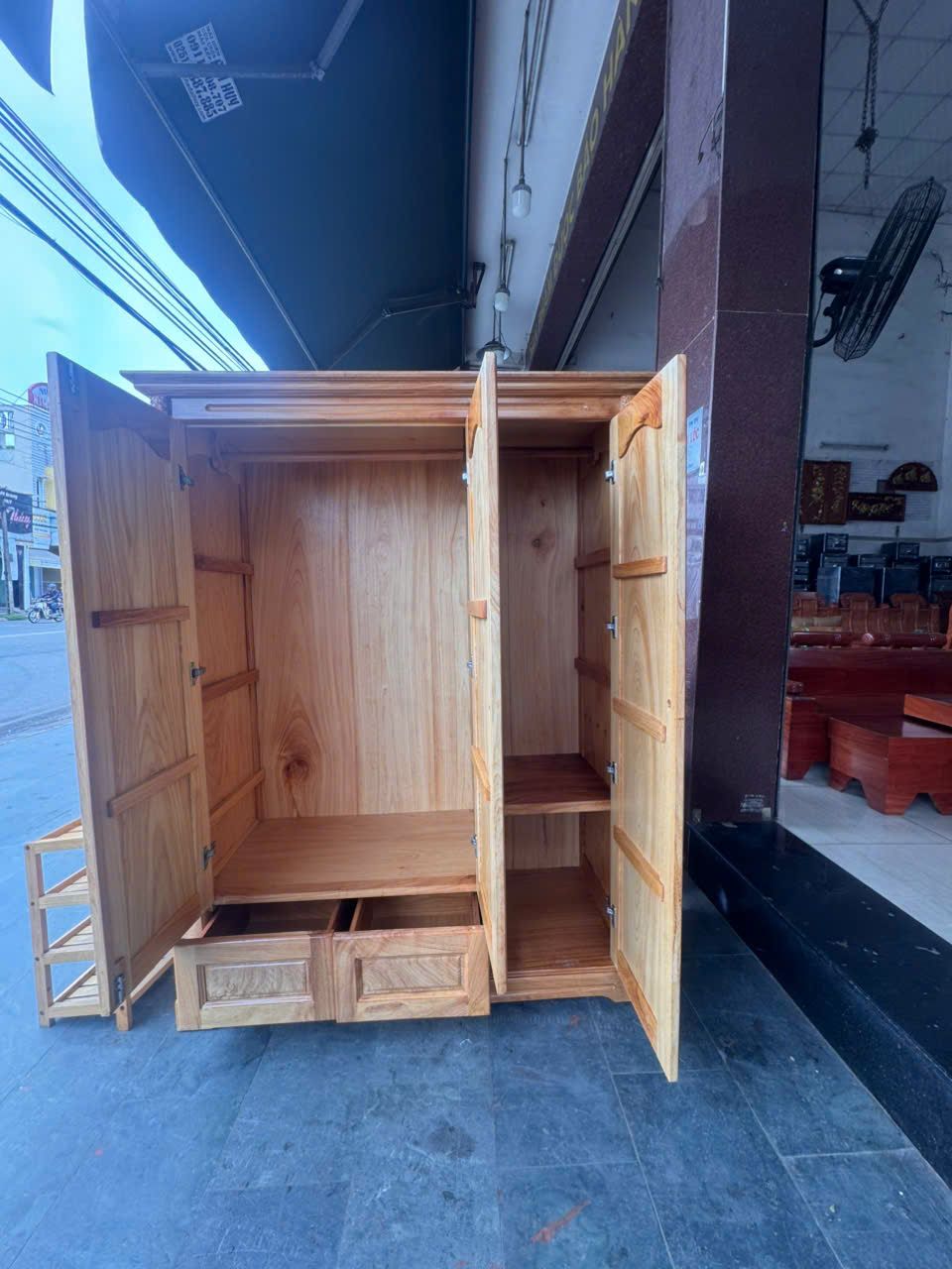 Alternative view of Tủ Áo Gỗ Gõ Đỏ Tự Nhiên 100%