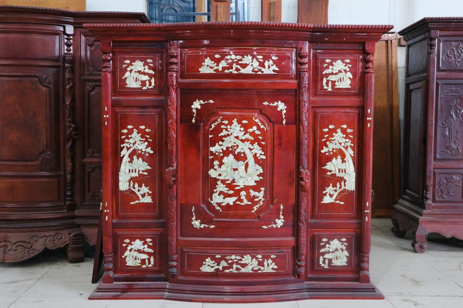 Tủ Thờ Gỗ Tràm Khảm Cảnh Cao Cấp