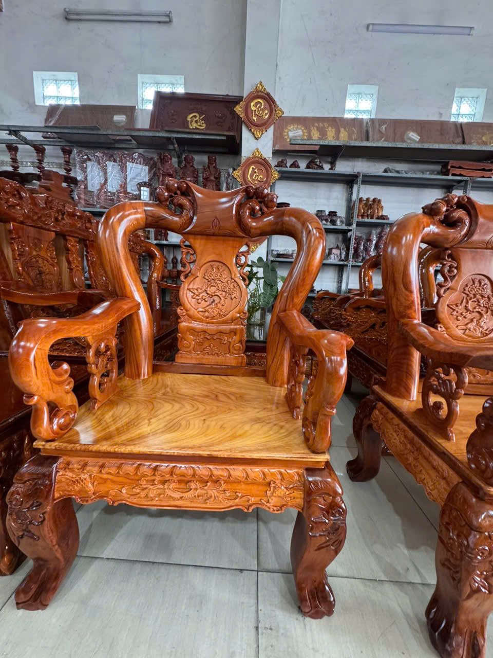 BỘ SALON TRIỆN TAY 10 – 6 MÓN GỖ CĂM XE - Ảnh 5