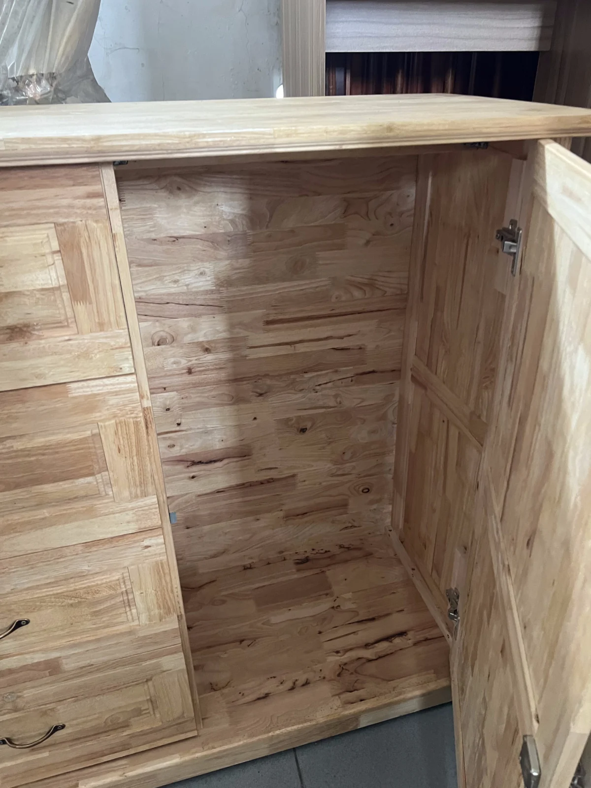 Alternative view of Tủ Campot Gỗ Cao Su Sấy Ngang 1m2 – Tủ Quần Áo 4 Ngăn Kéo